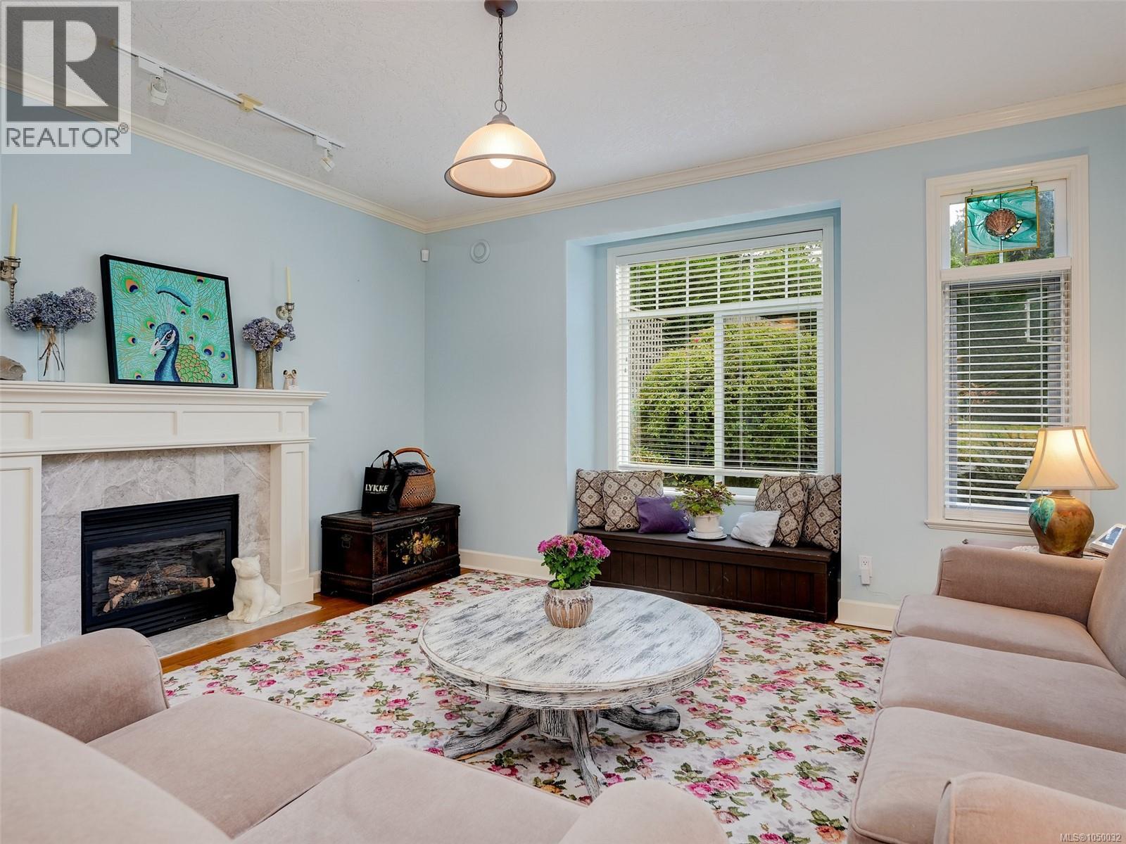 2386 Poplar Dr - 2
