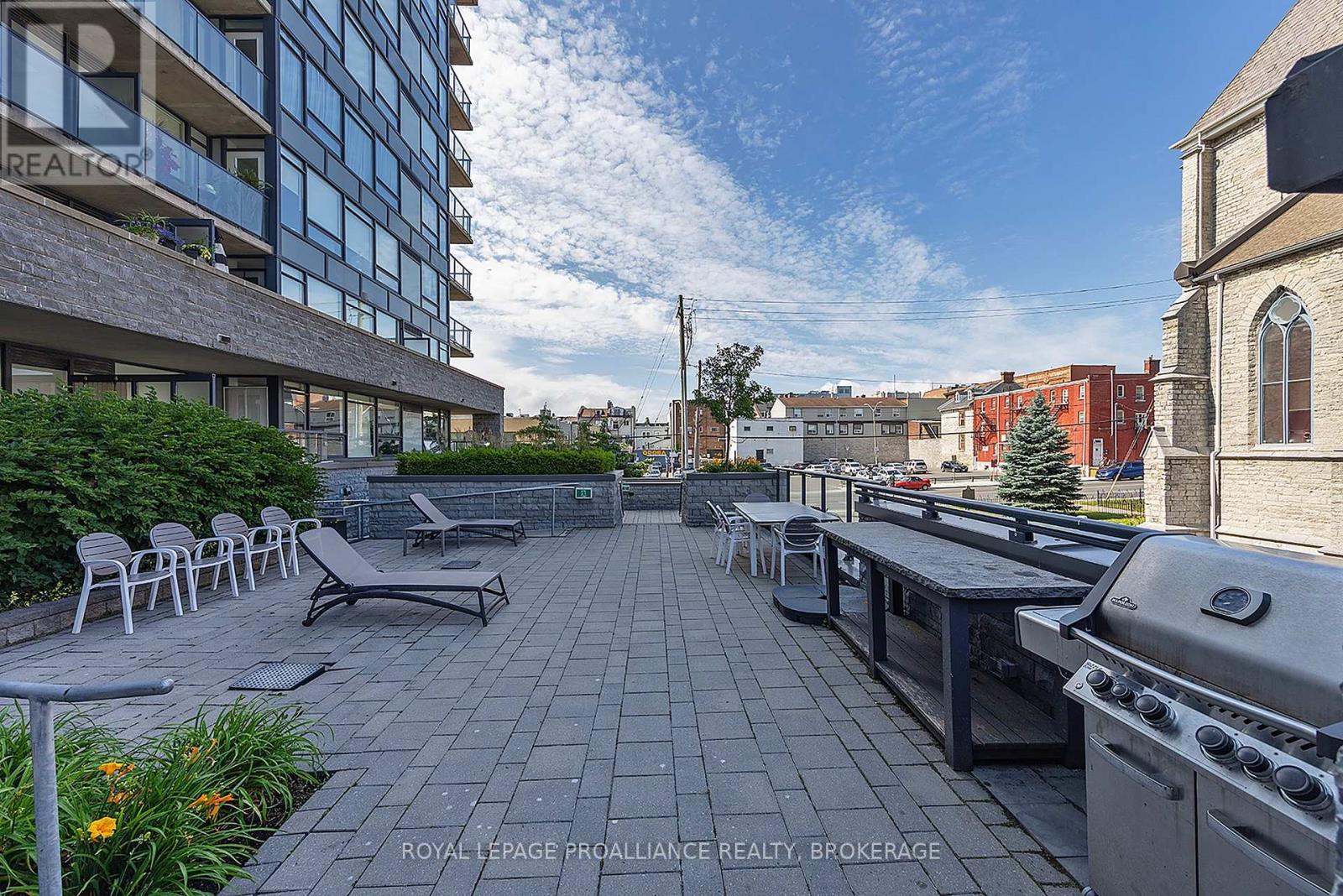 #501 121 QUEEN STREET - Image 32