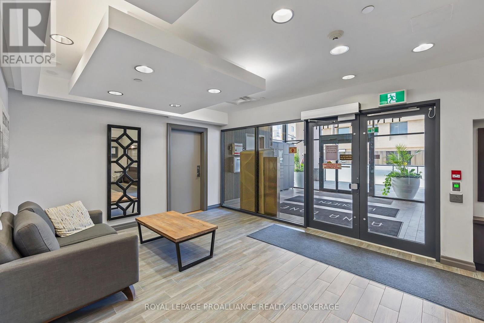 #501 121 QUEEN STREET - 5