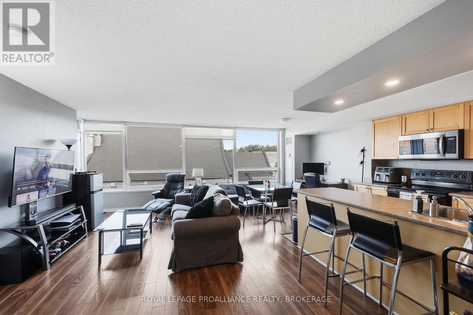 #501 121 QUEEN STREET - Image 7
