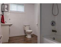 49 Brookfield Avenue thumbnail 14