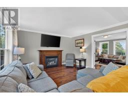 16 Hillview Place thumbnail 11