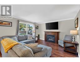 16 Hillview Place thumbnail 12