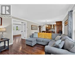 16 Hillview Place thumbnail 13