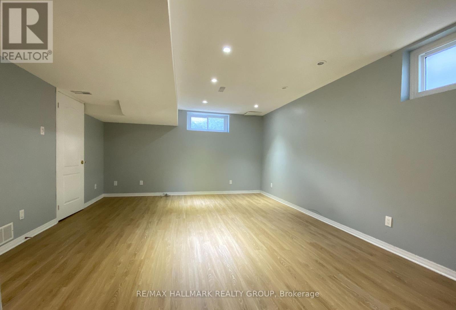 128 GRENADIER WAY - 36