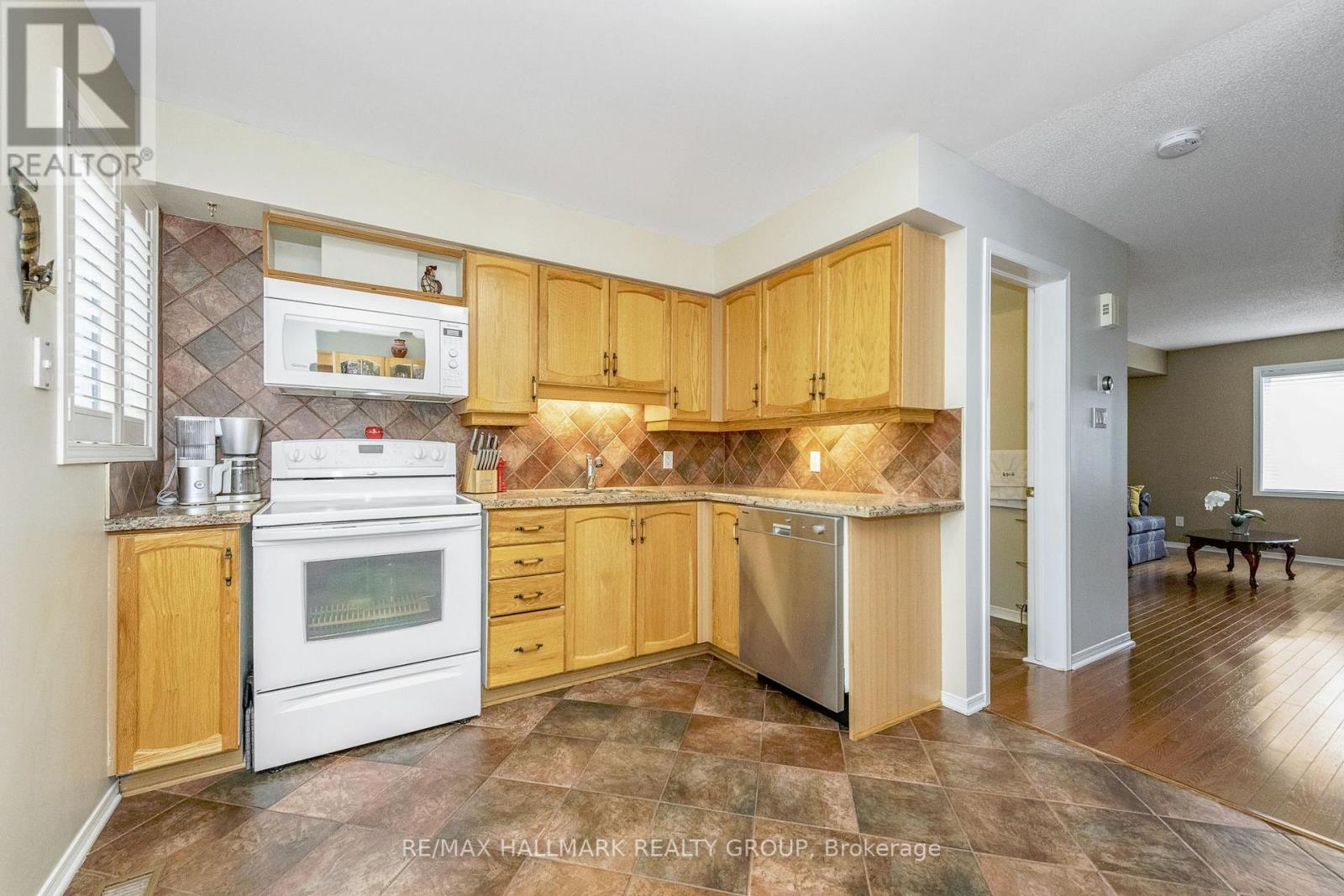 15 PROVENDER AVENUE - 20