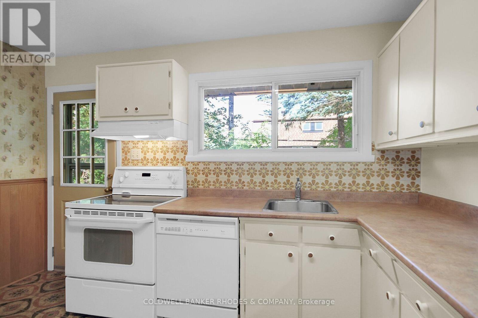 11 WALLFORD WAY - Image 17
