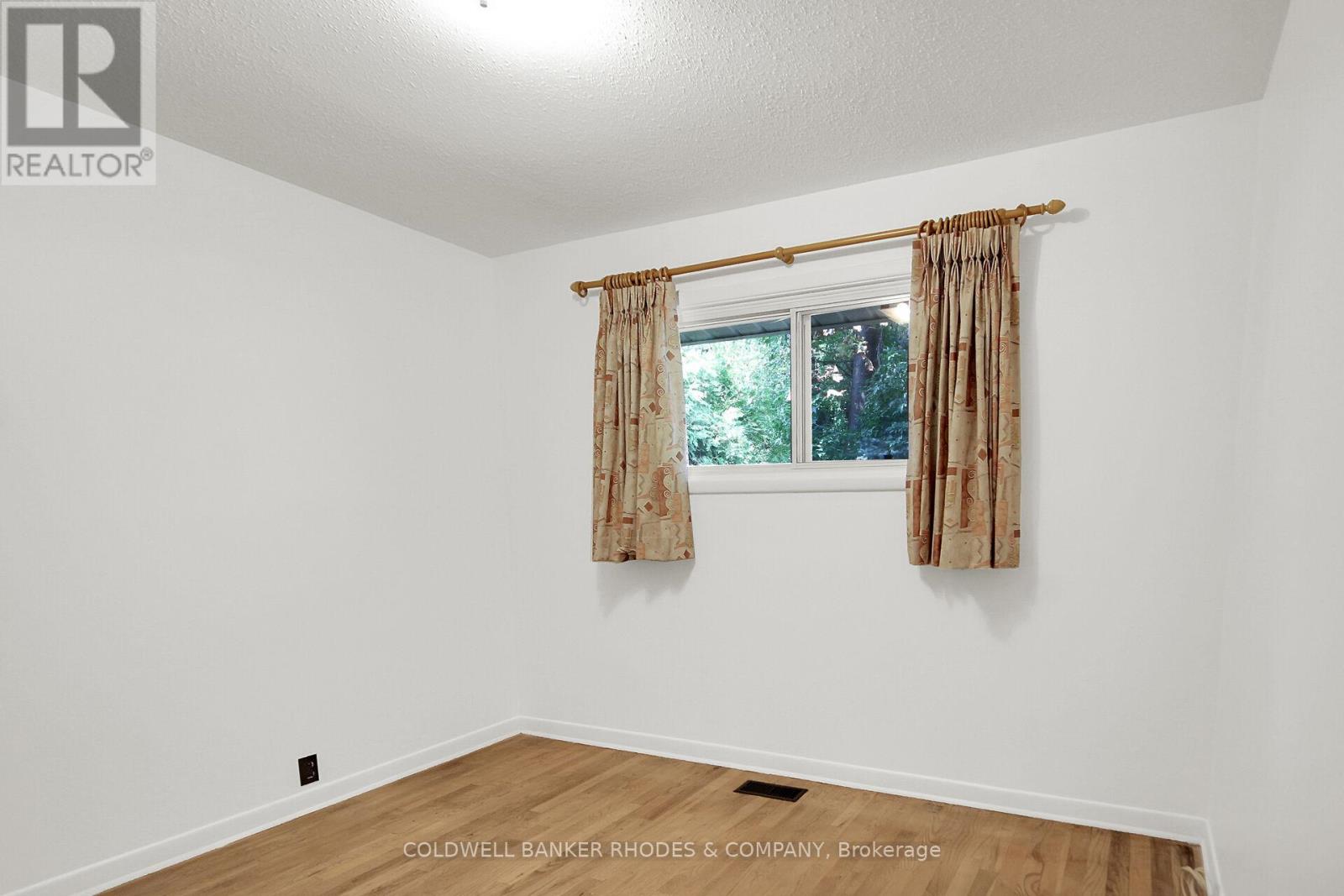 11 WALLFORD WAY - Image 24