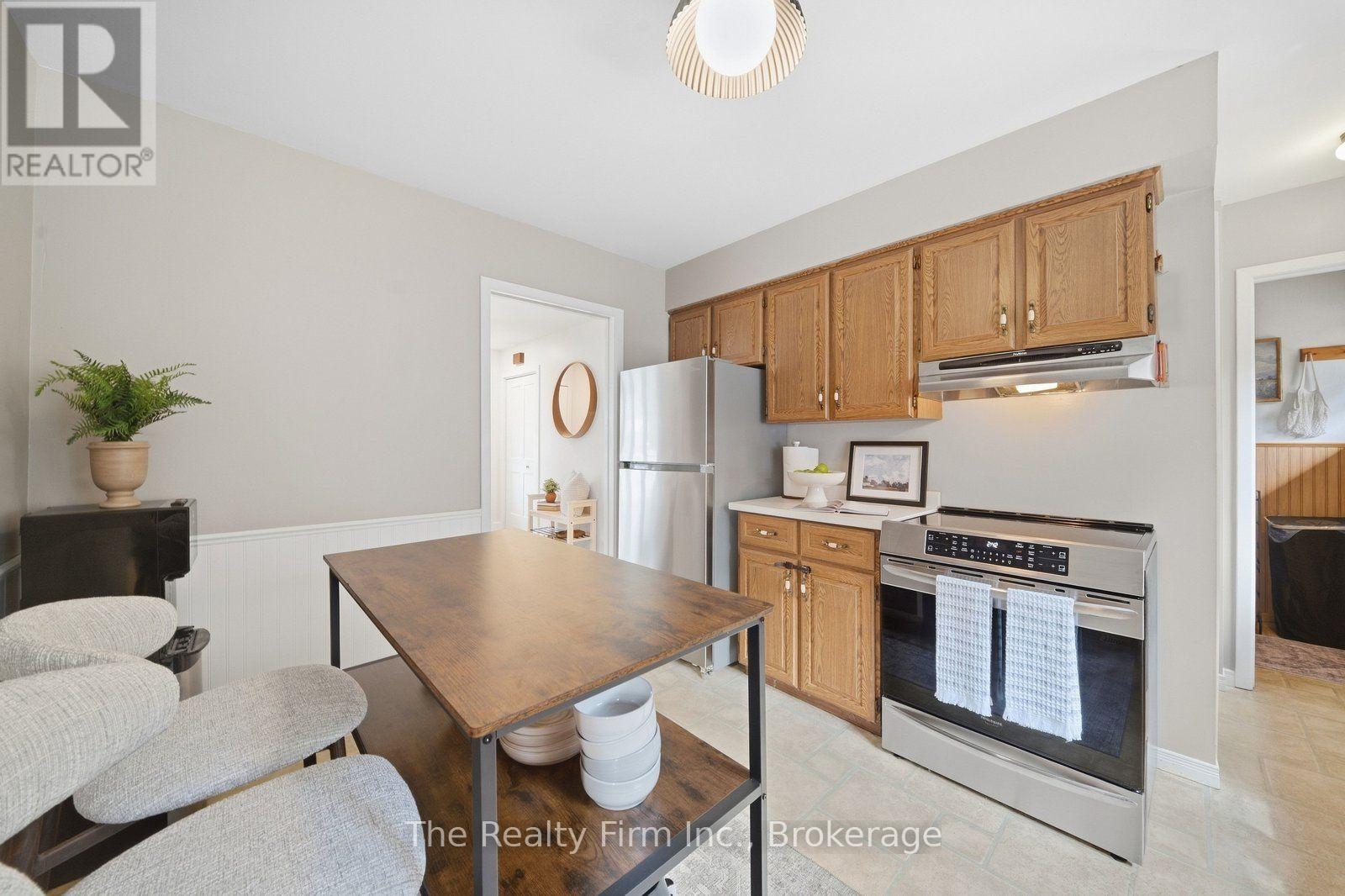 760 GLADSTONE DRIVE - 13