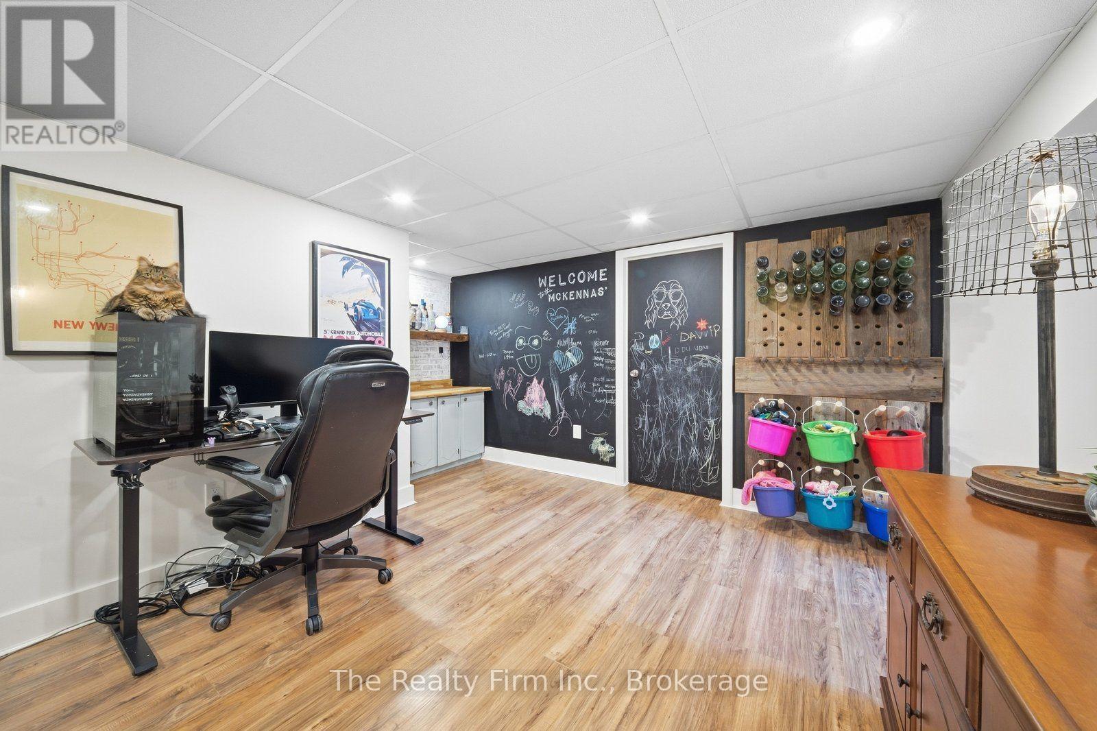 760 GLADSTONE DRIVE - 21