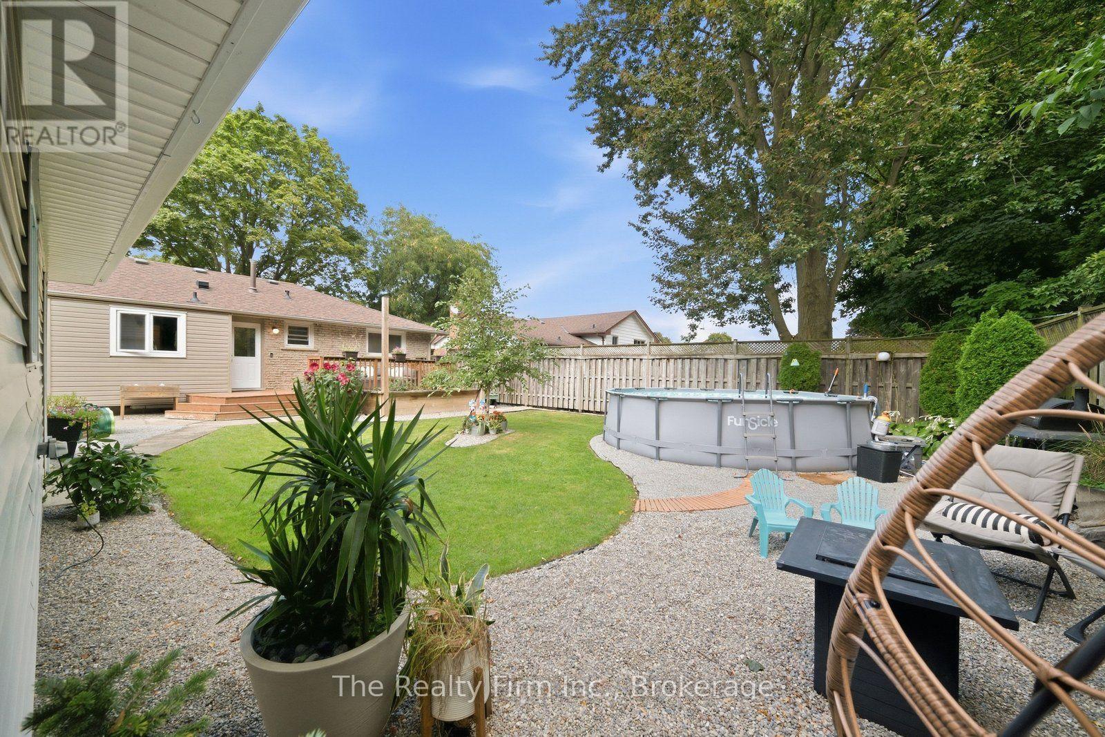 760 GLADSTONE DRIVE - 27