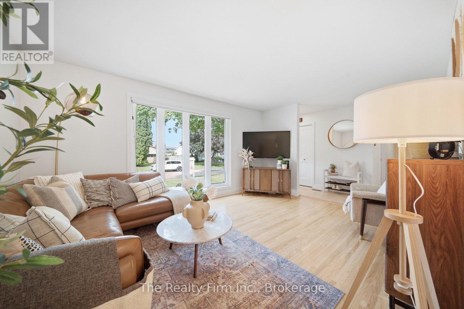 760 GLADSTONE DRIVE - 8
