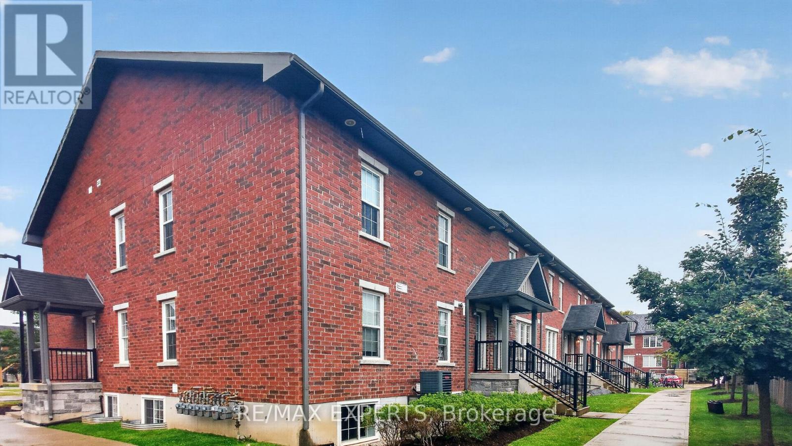 #13 246 PENETANGUISHENE ROAD - 35