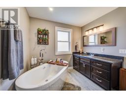 1025 Reserve Avenue S, North Perth, ON N4W0B5 Photo 24