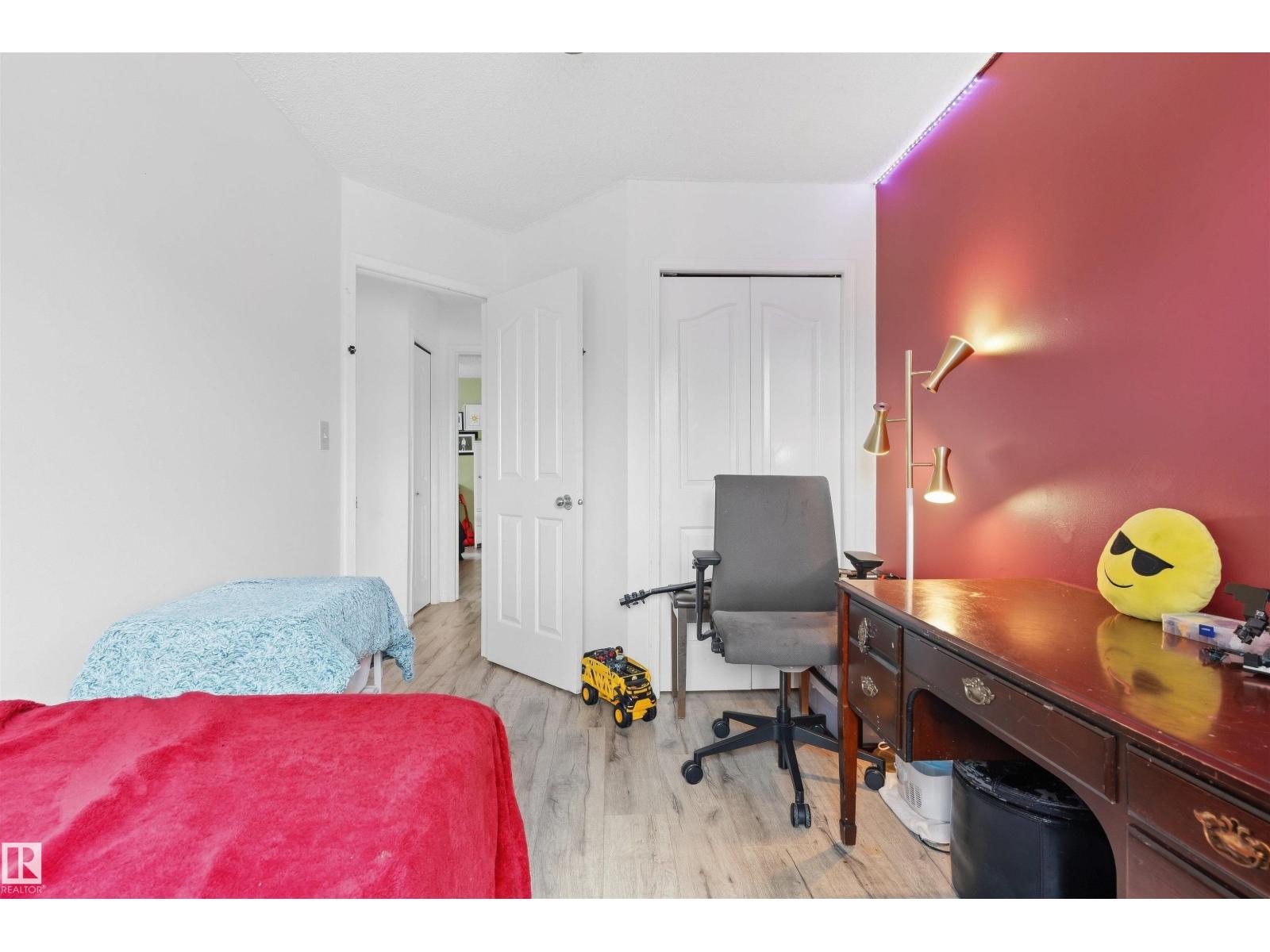 4824 13 AV NW - 24