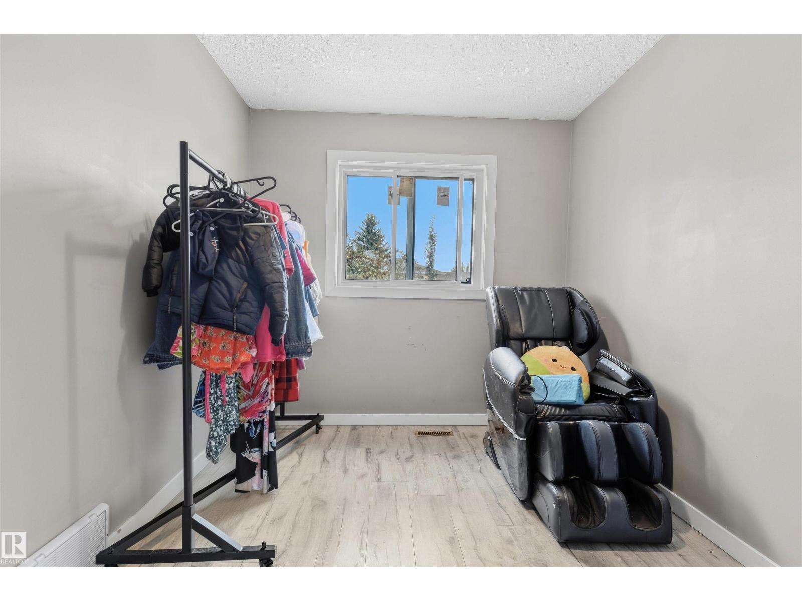 4824 13 AV NW - 17