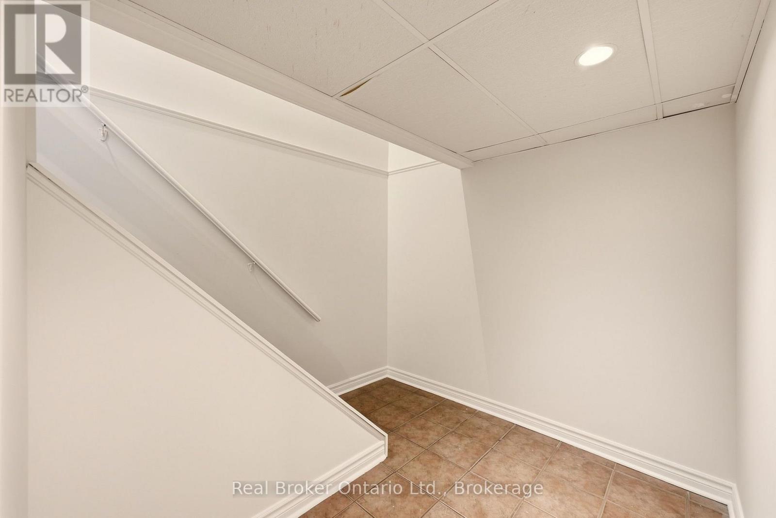 28 BRENTWOOD DRIVE - 23