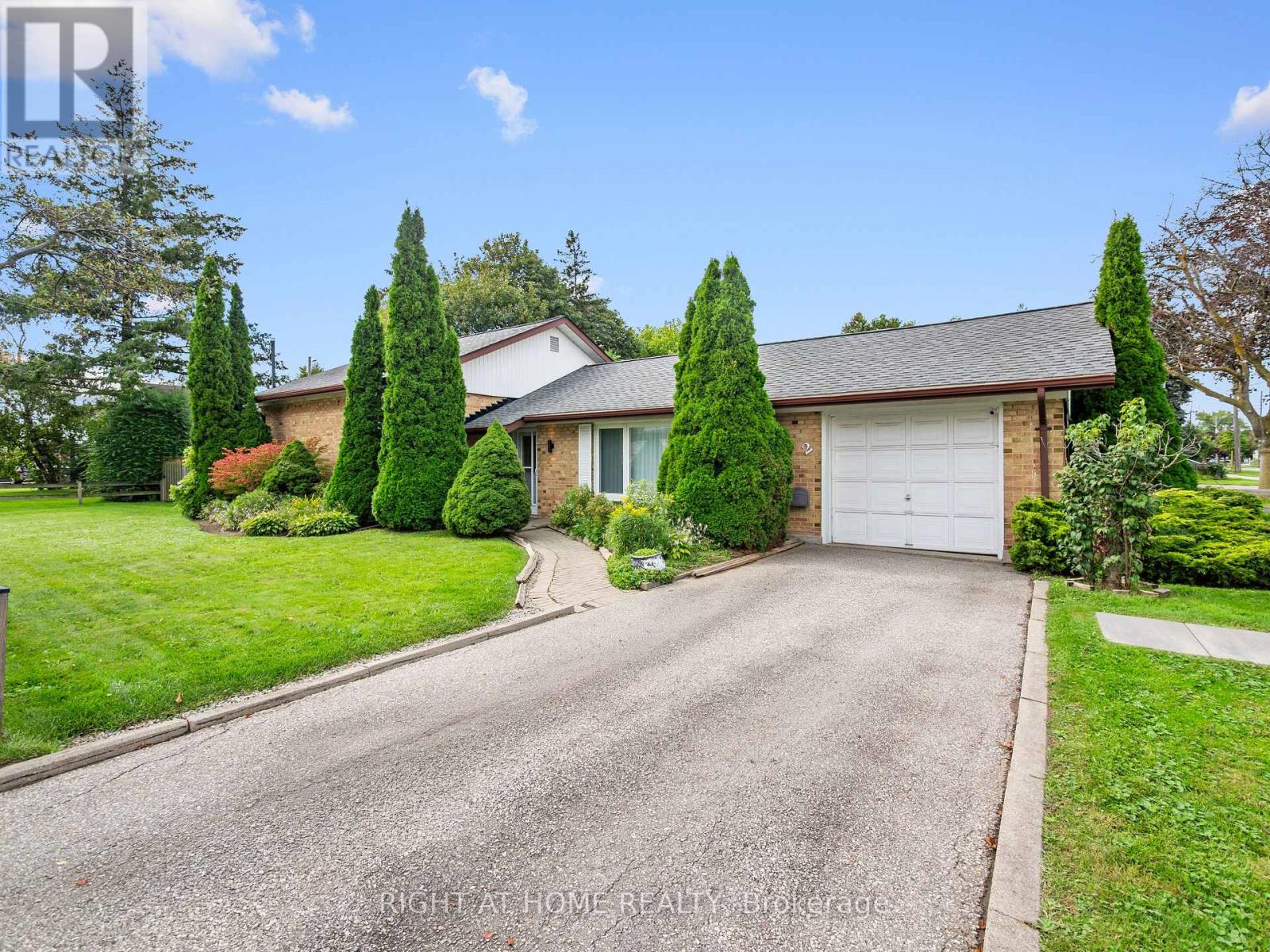 Photo of 2 Leavenworth Crescent
