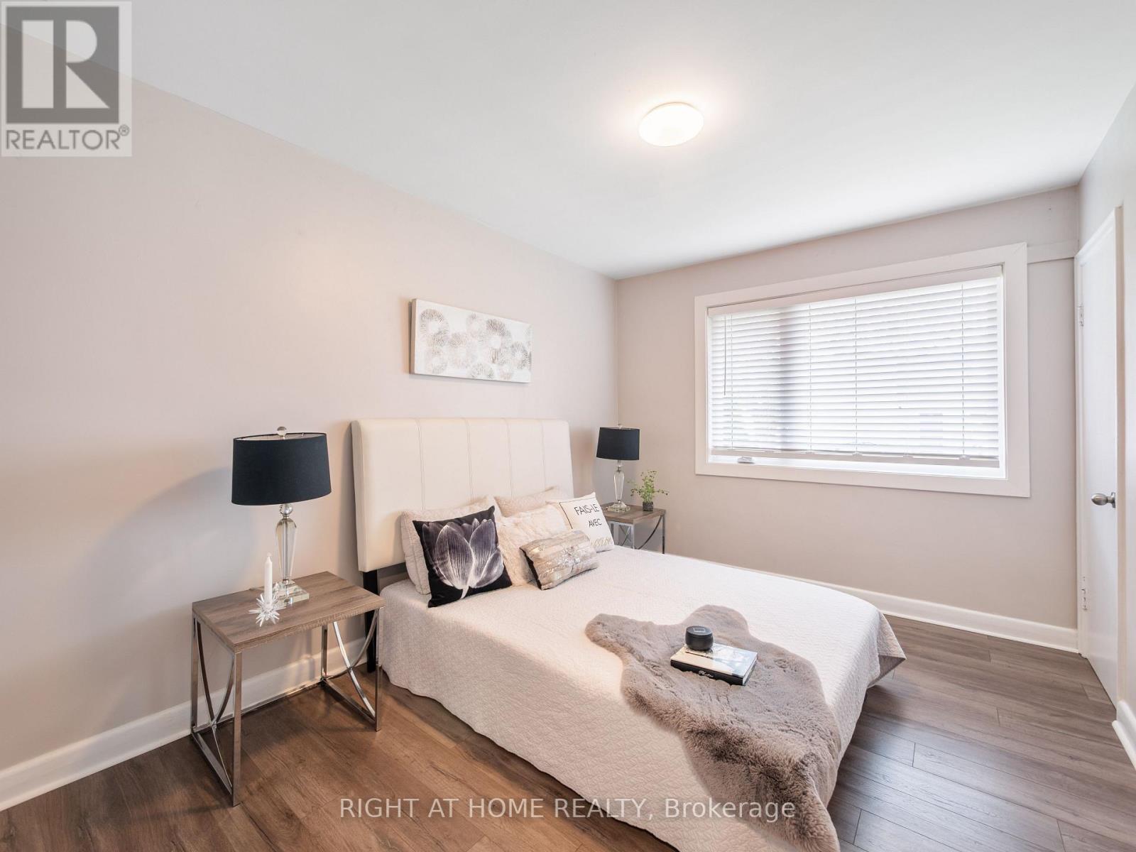 2 LEAVENWORTH CRESCENT - 16