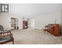 Family room - 24 Harrison Crescent, Saskatoon, SK S7J2L1 Photo 8