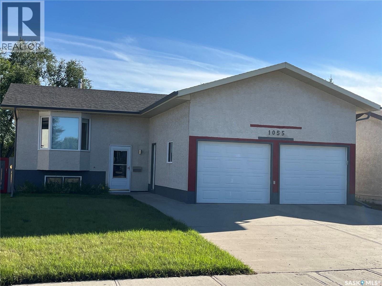 1055 KENDERDINE DRIVE N - 1
