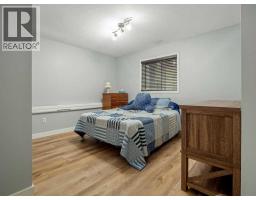 532 Margaret Sutherland Crescent N - photo 32