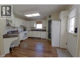 Bedroom - 509, 1 Street Street E, Barnwell, AB T0K0B0 Photo 9