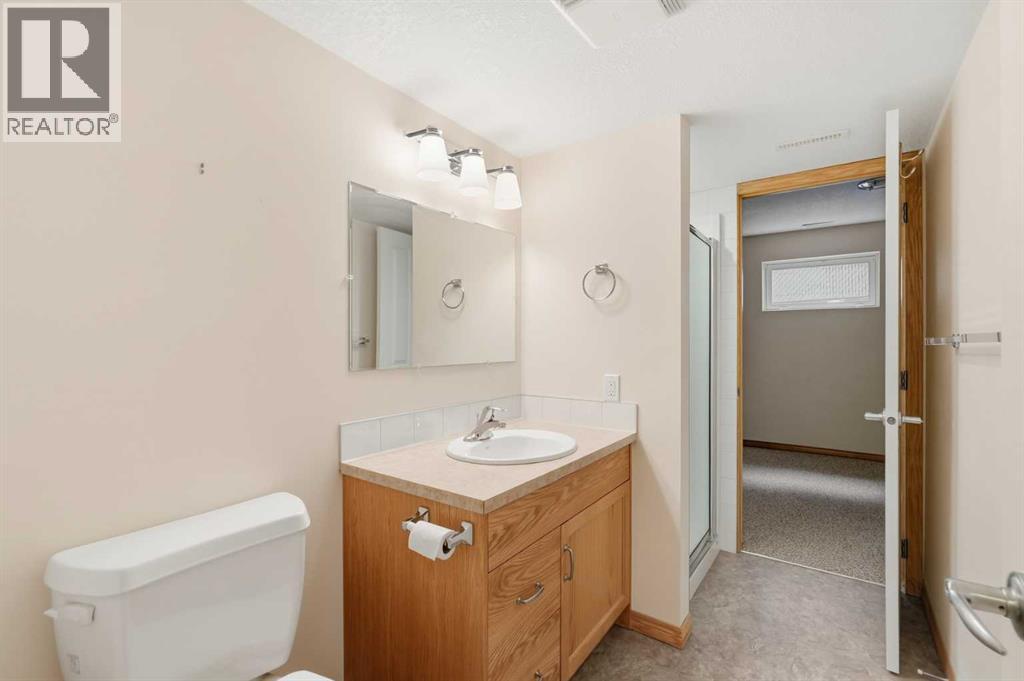 7 Mist Road SW - 32