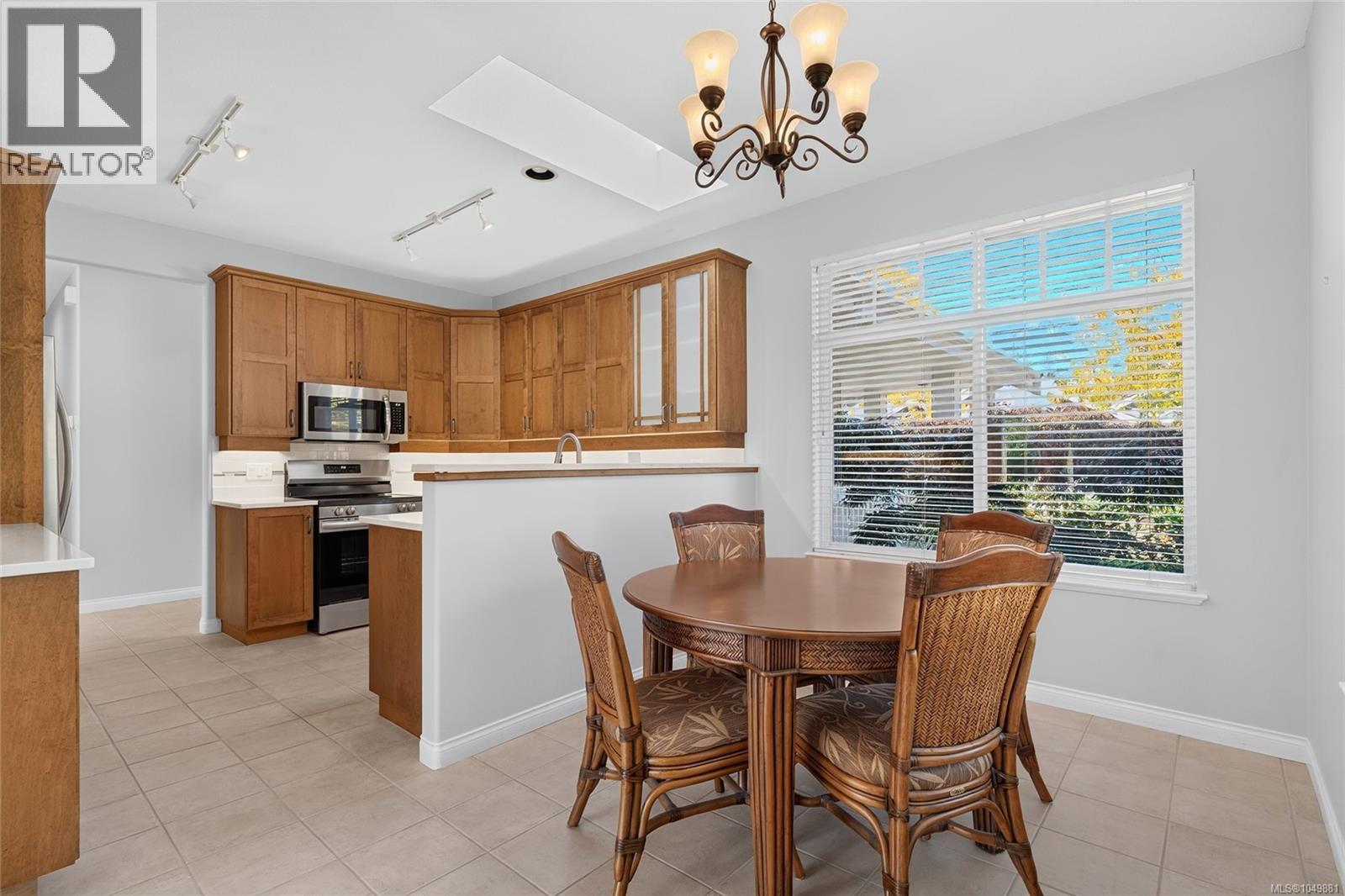 1368 Saturna Dr - Image 10