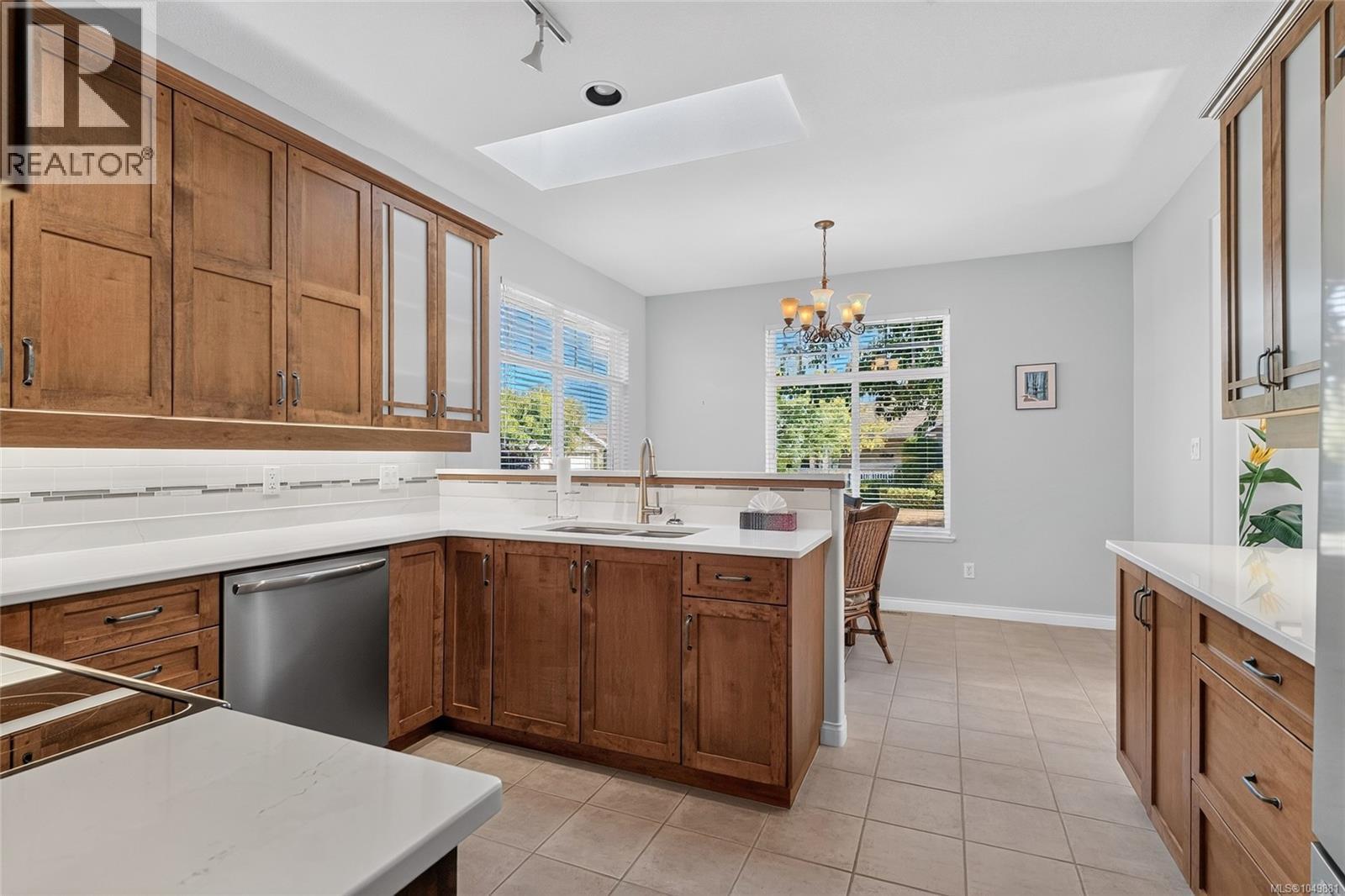1368 Saturna Dr - 8