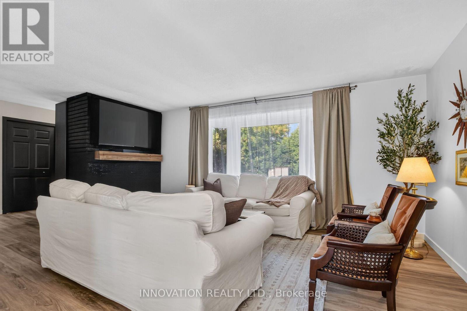 8 DOGWOOD DRIVE - 5