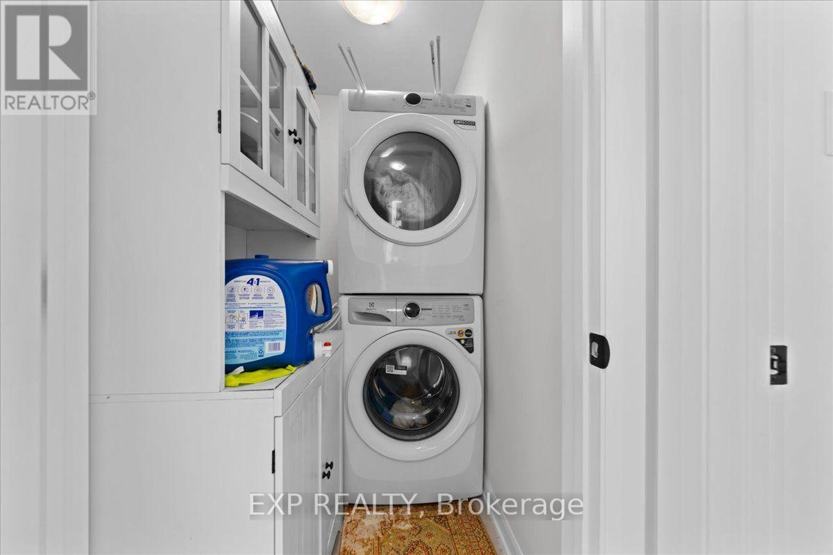 722 FAIRLINE ROW photo 19
