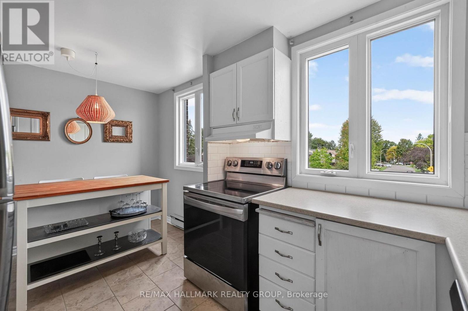 #B 6786 JEANNE DARC BOULEVARD N - 18