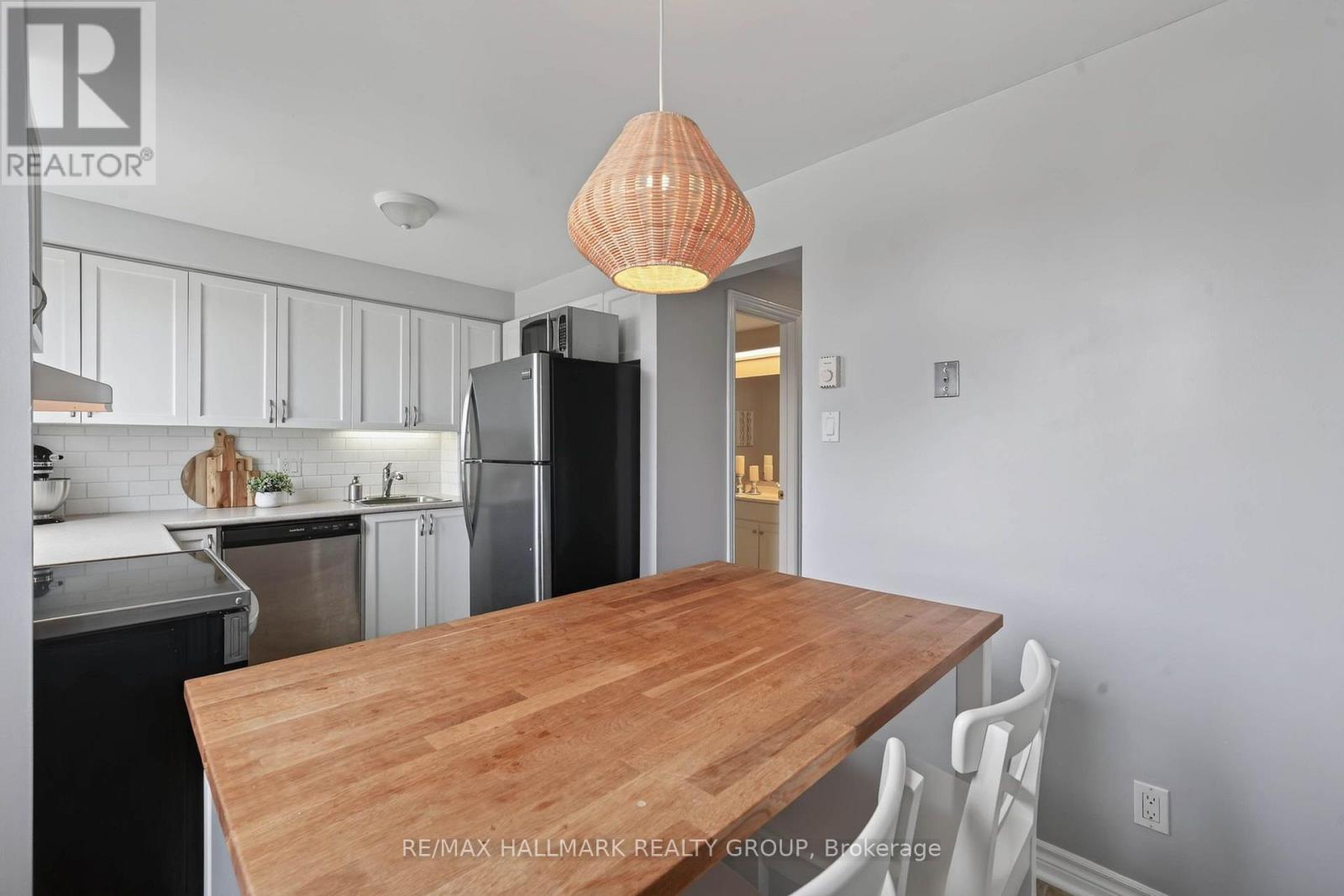 B - 6786 JEANNE DARC BOULEVARD N photo 20