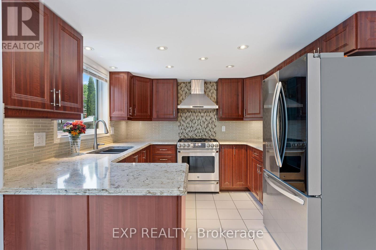 1552 BLOHM DRIVE photo 13