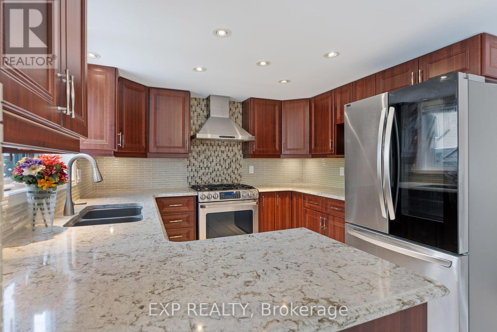 1552 BLOHM DRIVE photo 14