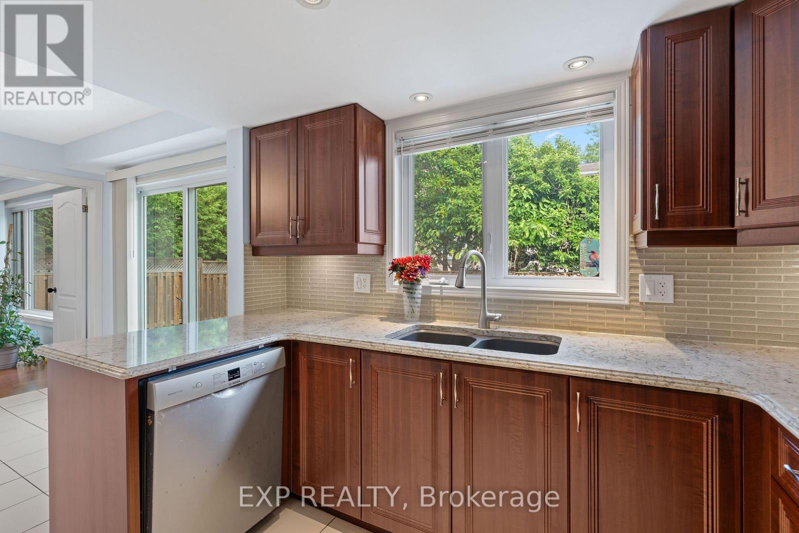 1552 BLOHM DRIVE photo 15
