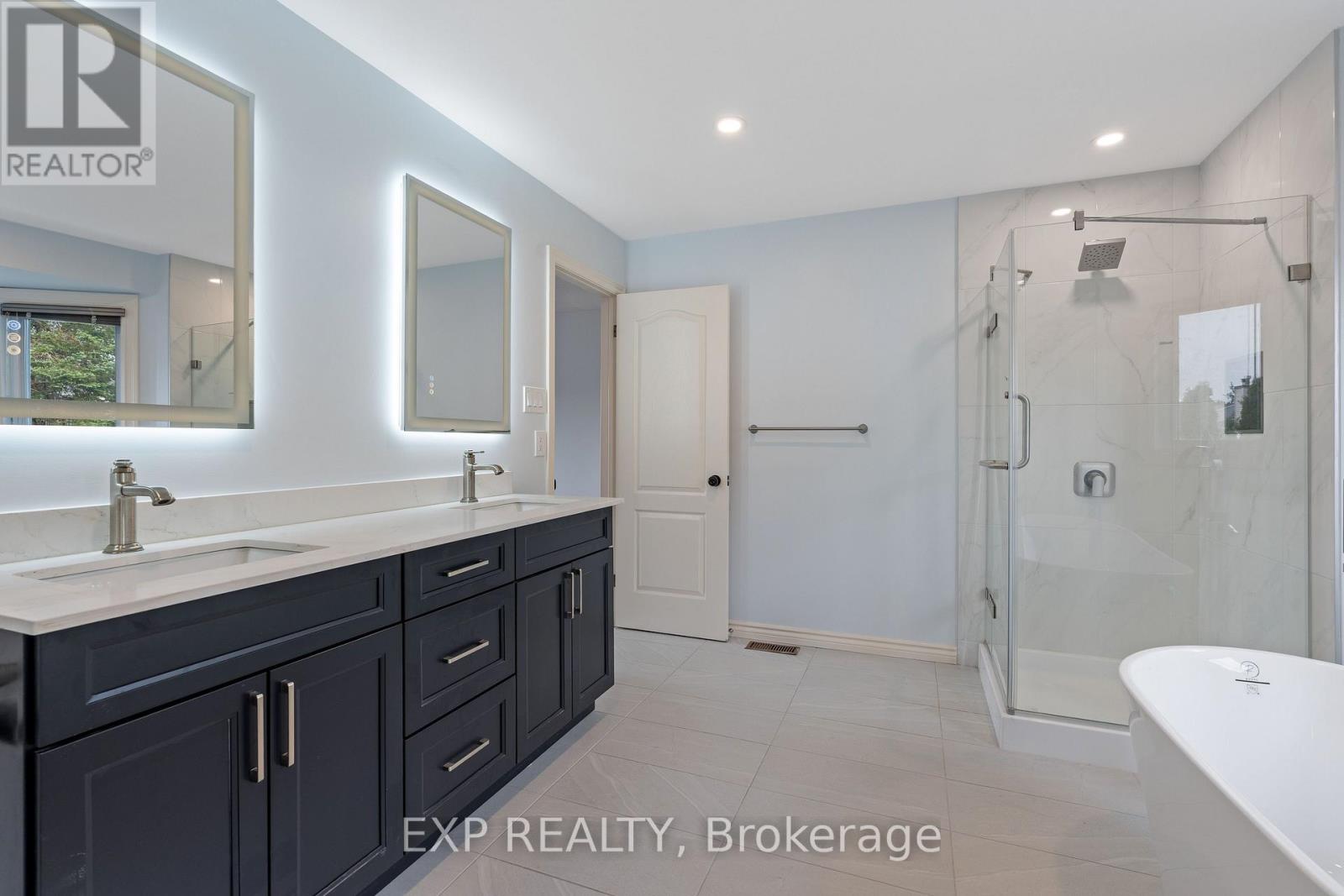 1552 BLOHM DRIVE photo 23