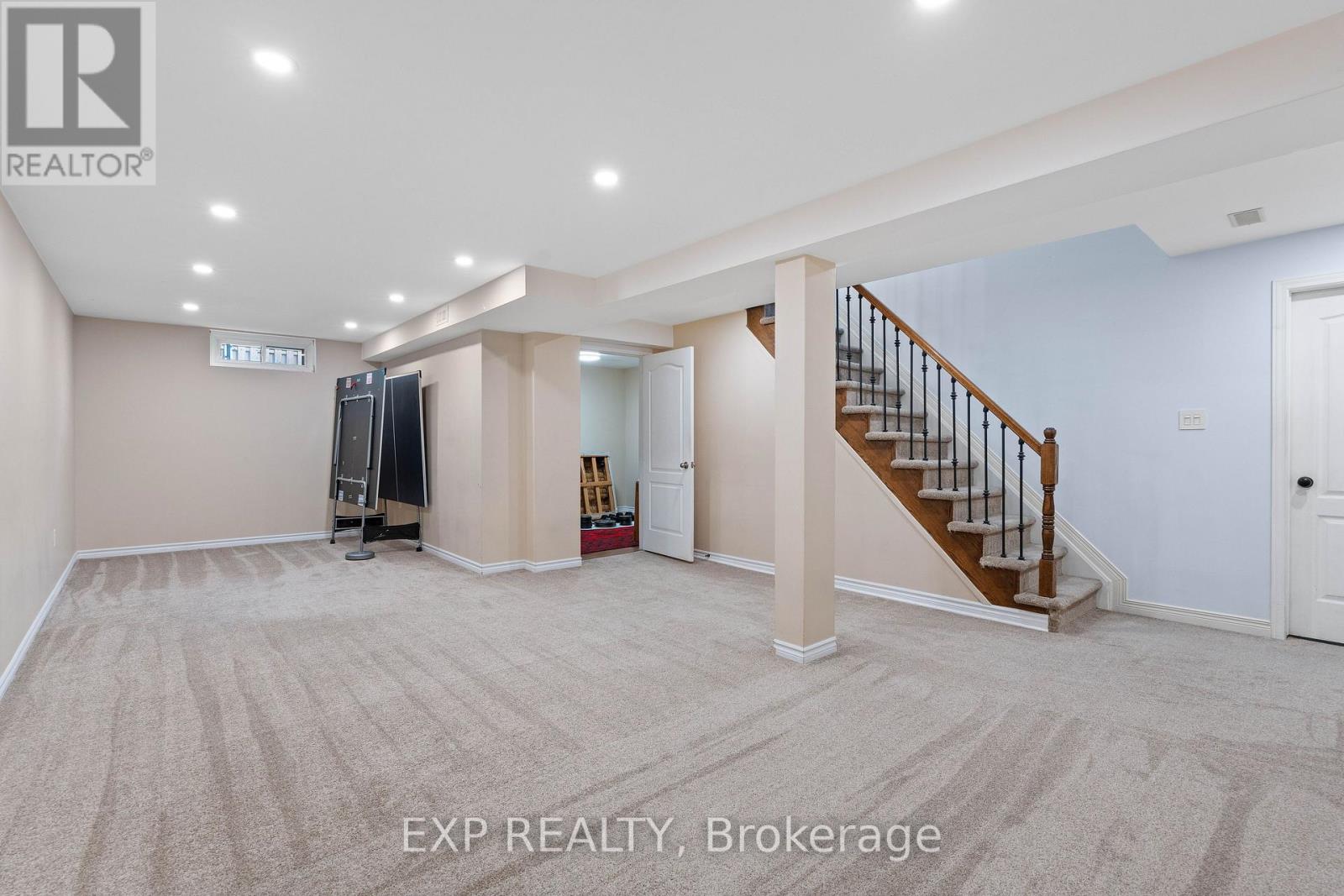 1552 BLOHM DRIVE photo 28
