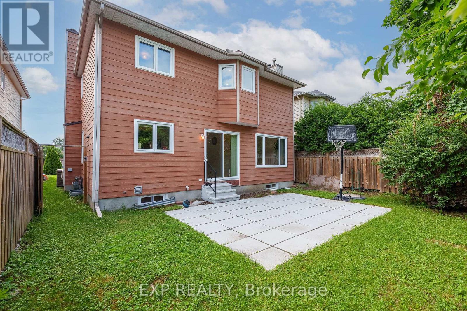 1552 BLOHM DRIVE photo 32