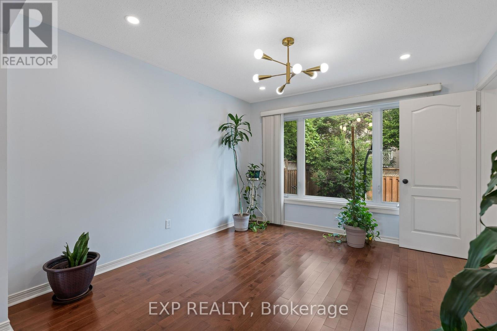 1552 BLOHM DRIVE photo 9