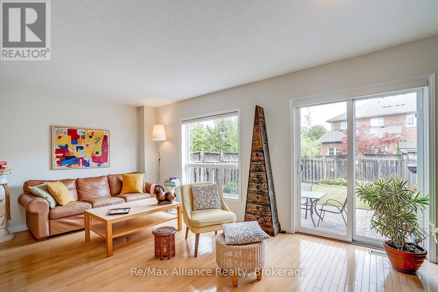 2155 REDSTONE CRESCENT - 10