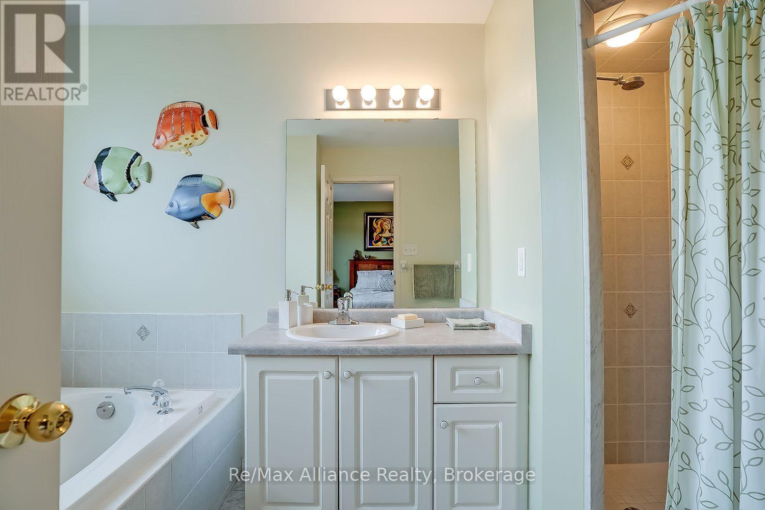 2155 REDSTONE CRESCENT - 21