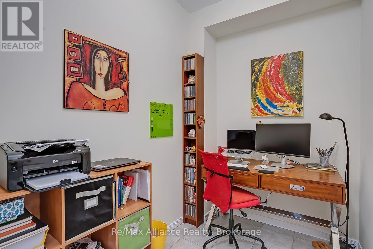 2155 REDSTONE CRESCENT - 5