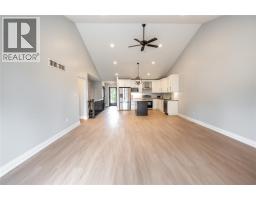 Great room - 709 Ferdinands Crescent, Sarnia, ON N7W0B5 Photo 13