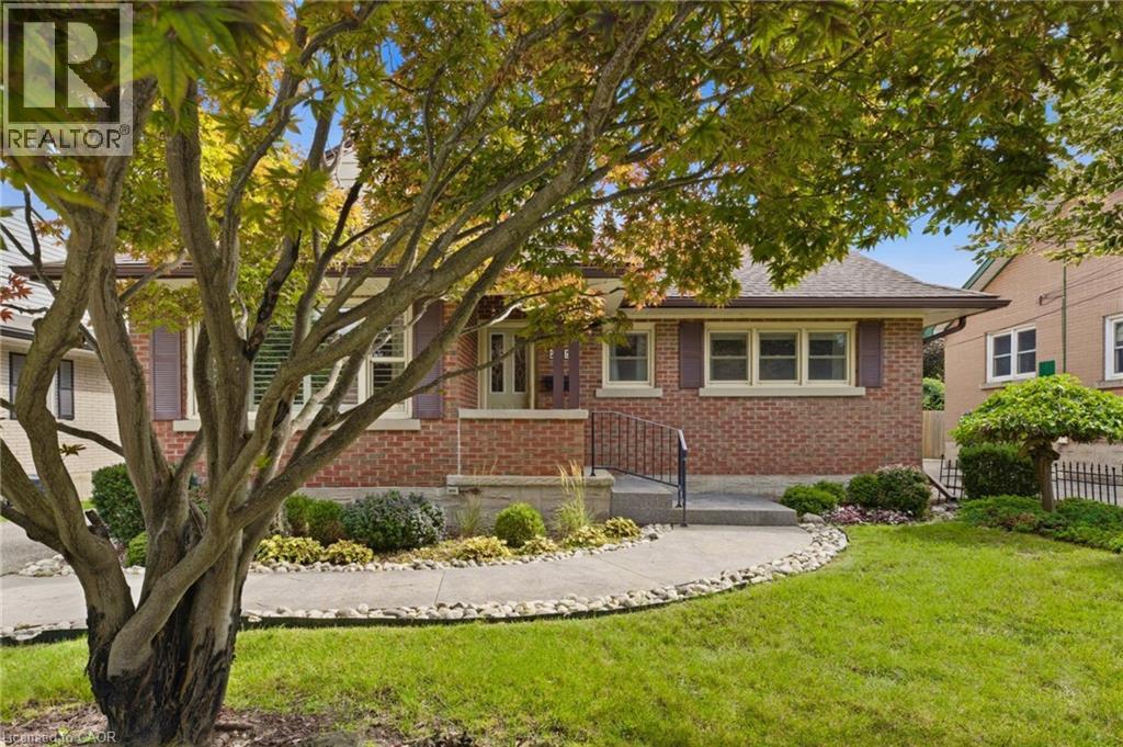 235 BLUCHER Street, Kitchener — photo 2