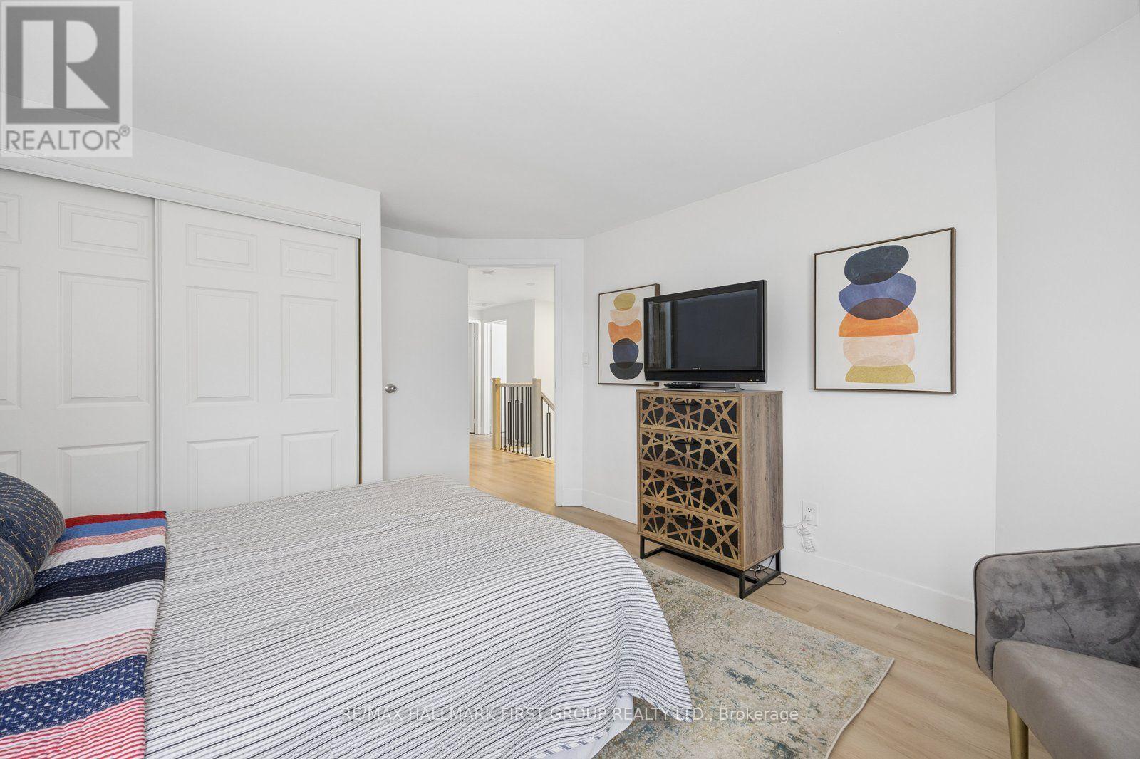4 LOWDER PLACE - 26