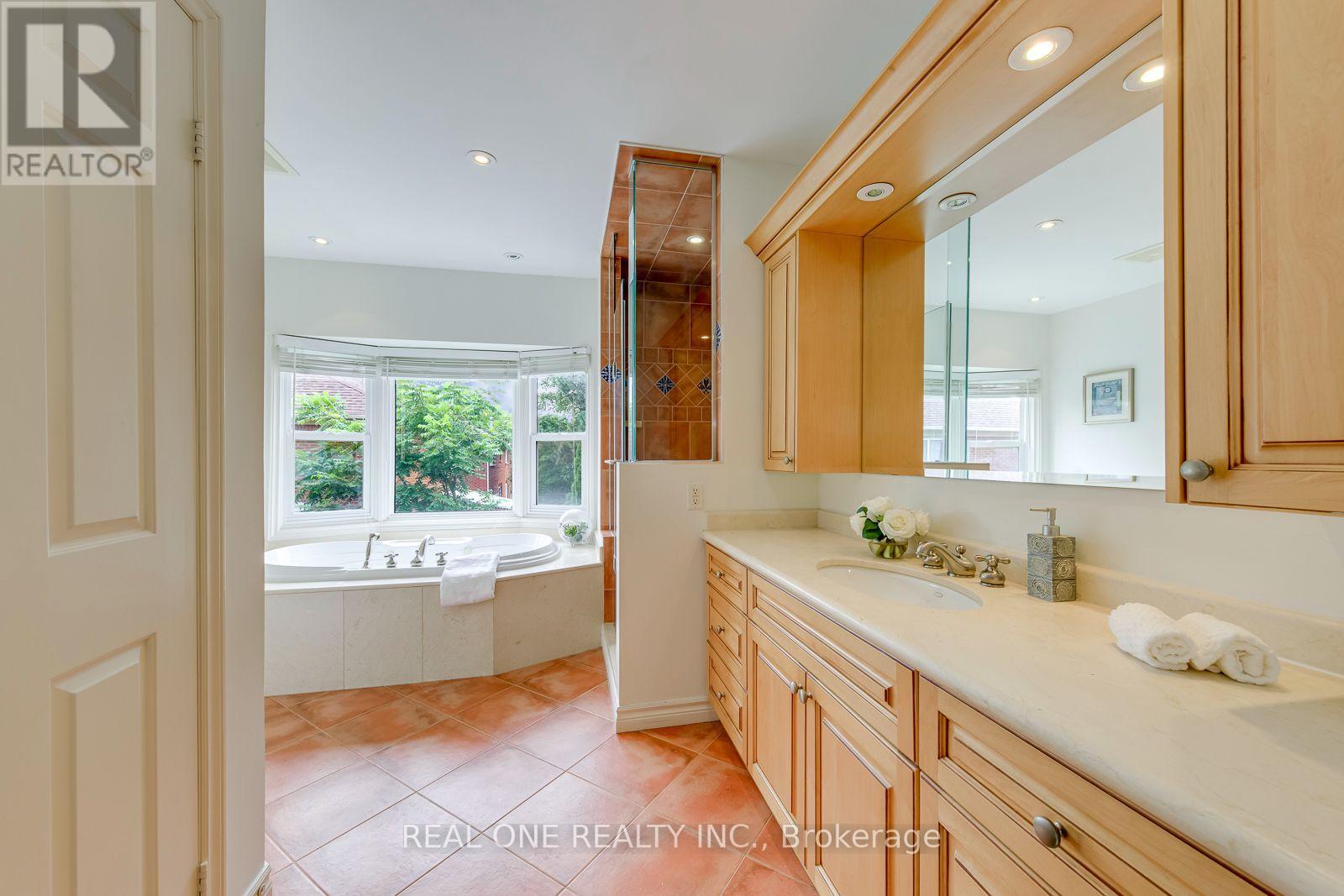 3944 GLAMIS COURT - 16