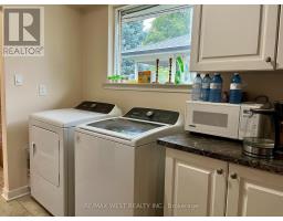 Kitchen - 49 Braddock Road, Toronto, ON M9W5H6 Photo 9