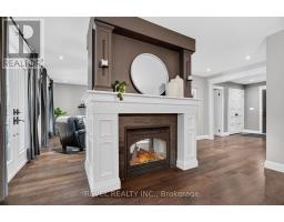 Family room - 100 Robinwood Crescent, Milton, ON L9T2C3 Photo 13